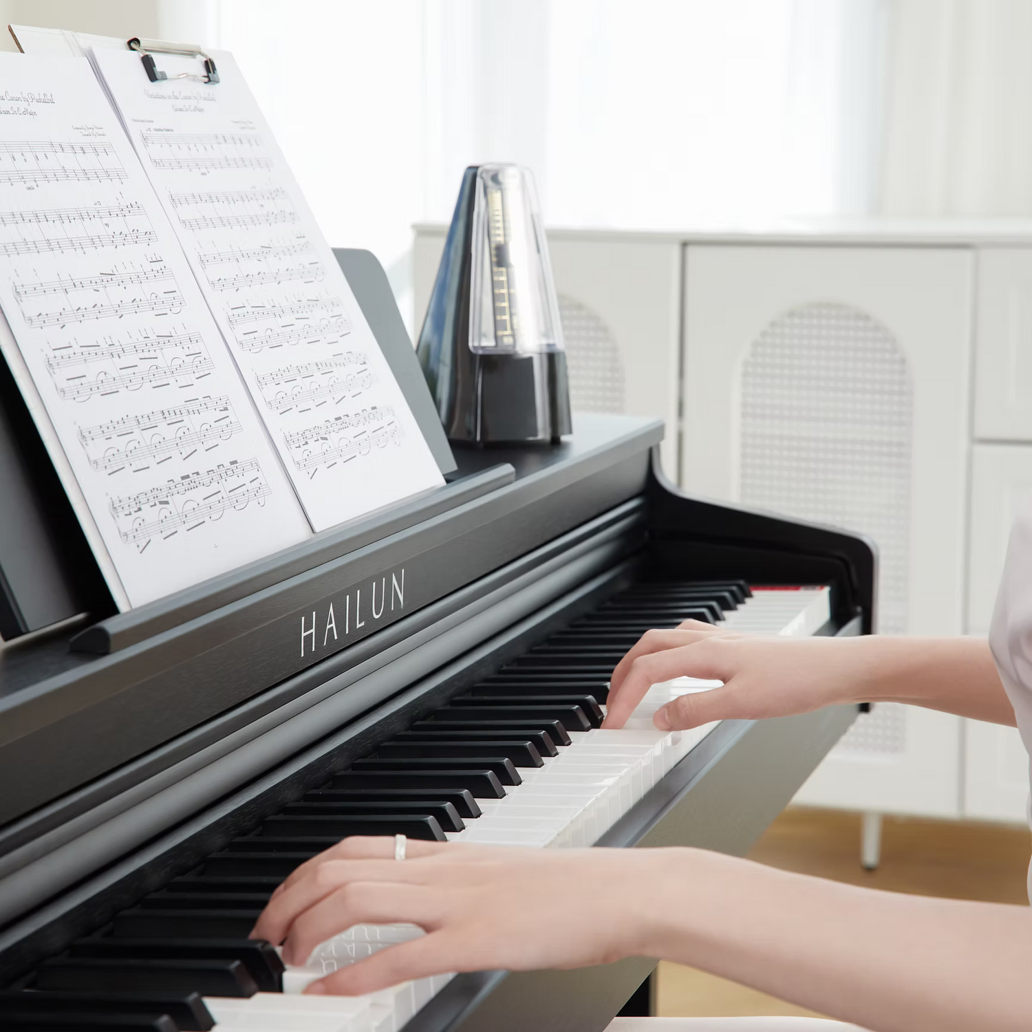 PIANOVA H-205 Digital Piano